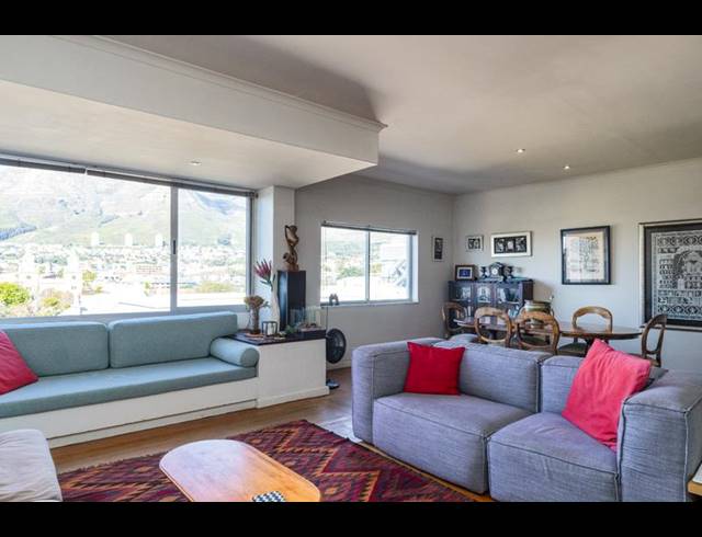 2 BEDROOM APARTMENT FOR SALE IN CAPE TOWN CITY CENTRE
